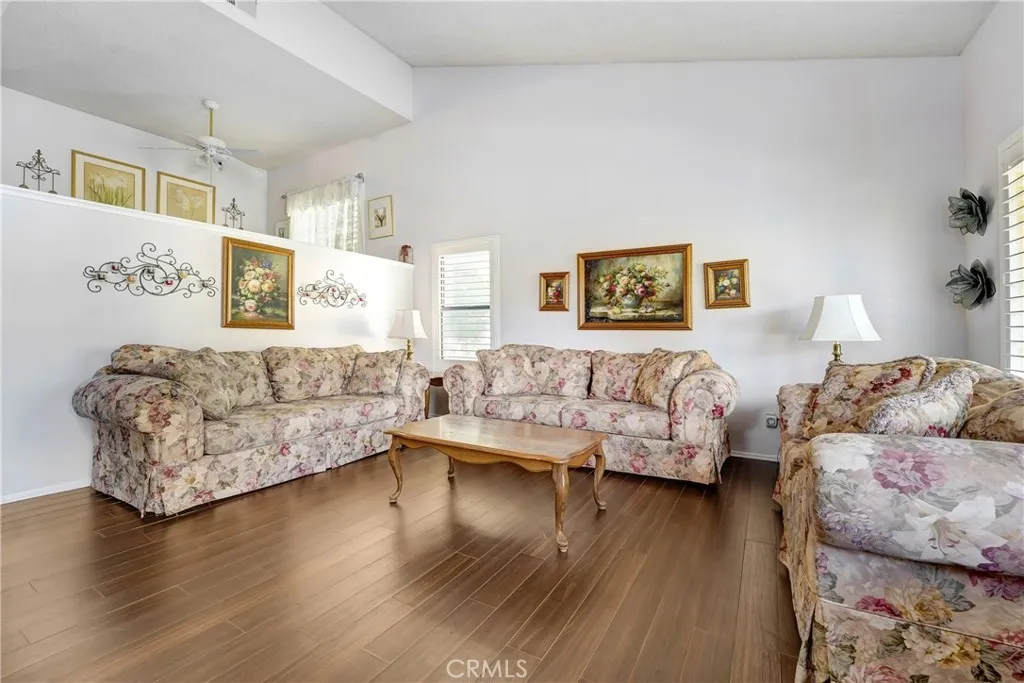 20051 Avenue Of The Oaks, Newhall, California 91321 home-pic-2